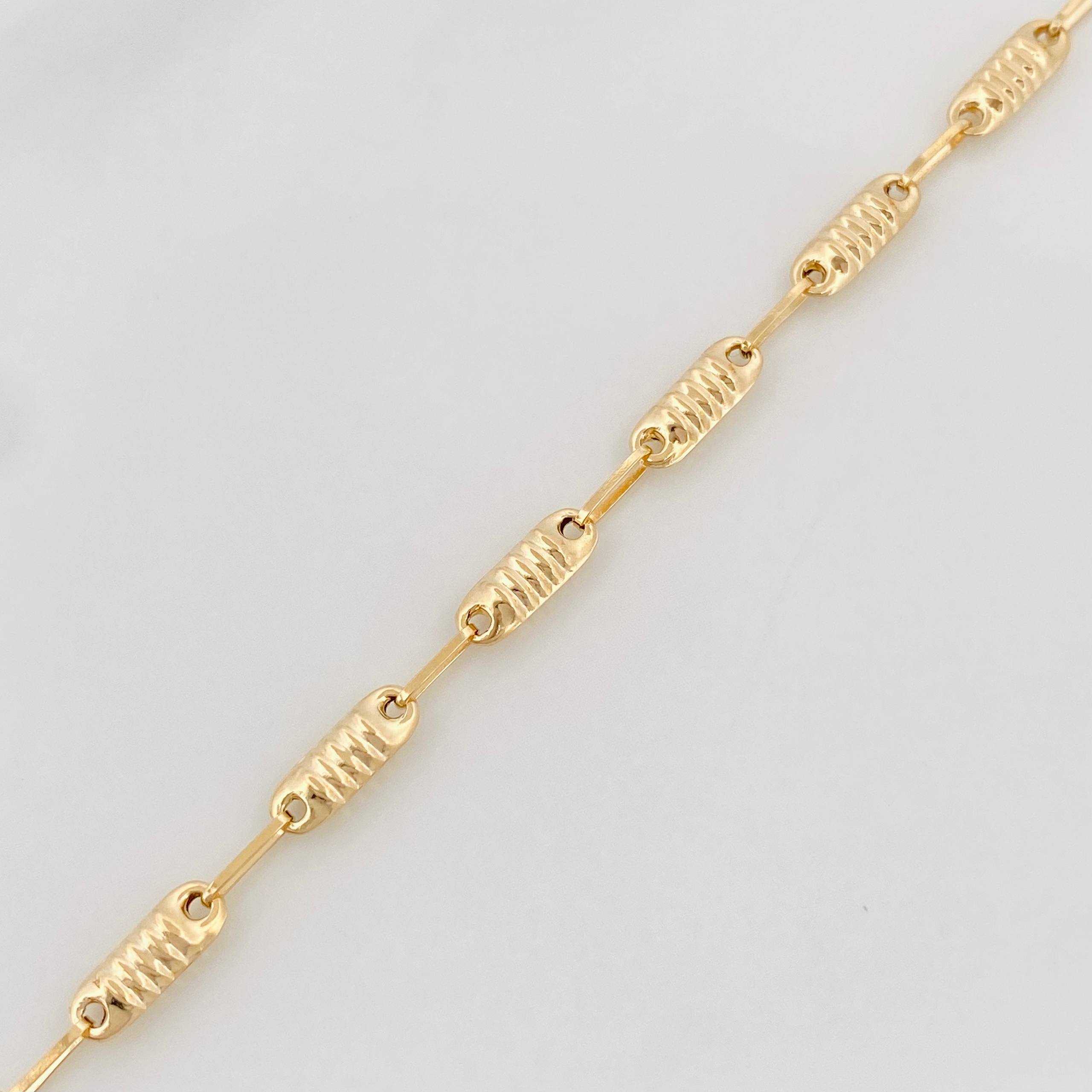 Pulso Rustico Tornillo 2.7 g / 8 1/4 in / 3.7 mm Oro Amarillo 18K