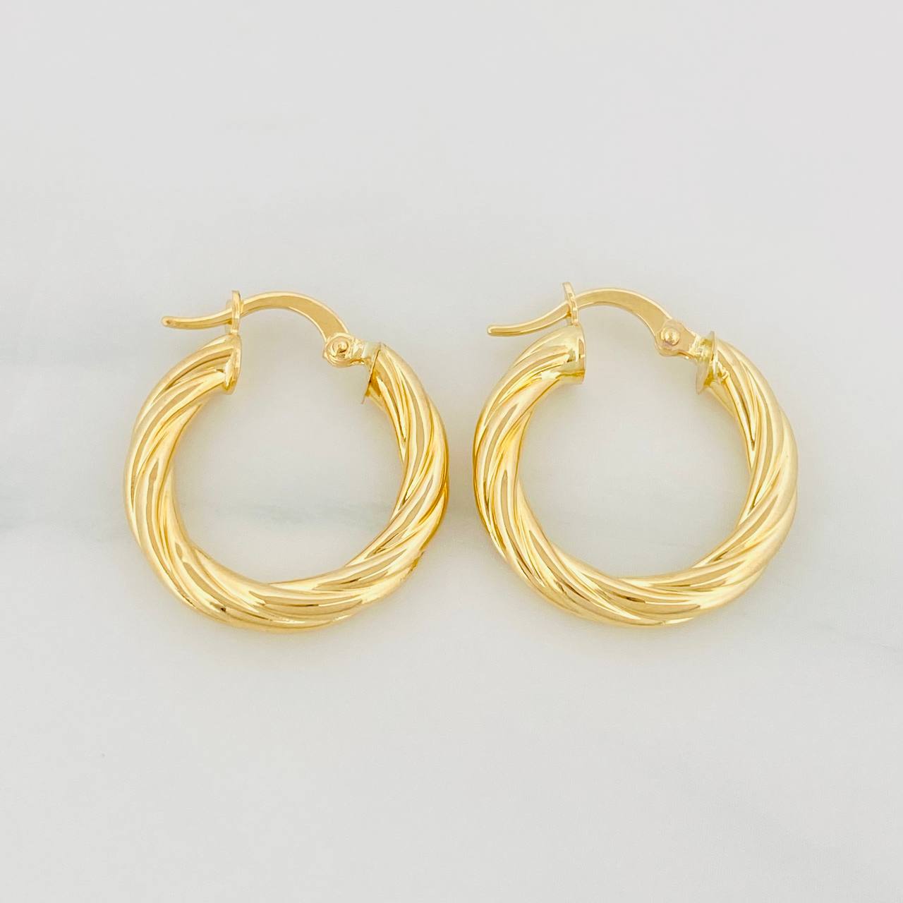 Candongas Mary 2.7g / 3/4 in Oro Amarillo 18K