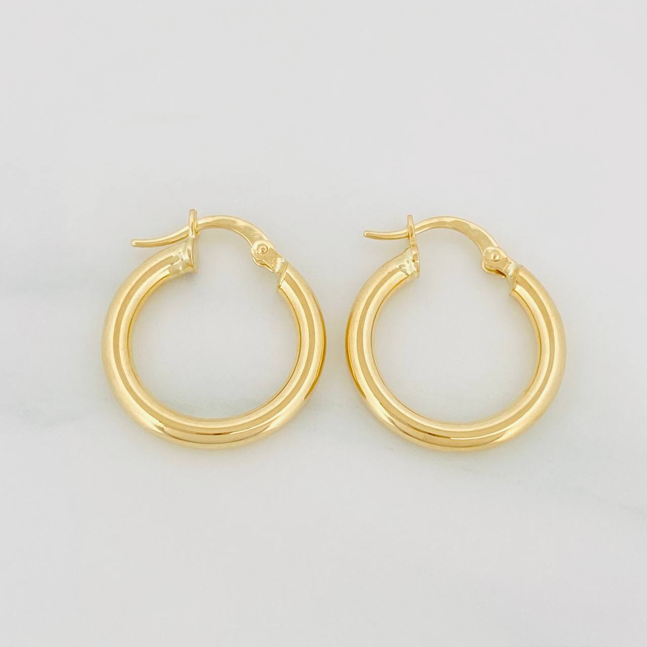 Candongas Aro Liso 2.15g / 3/4 in Oro Amarillo 18K