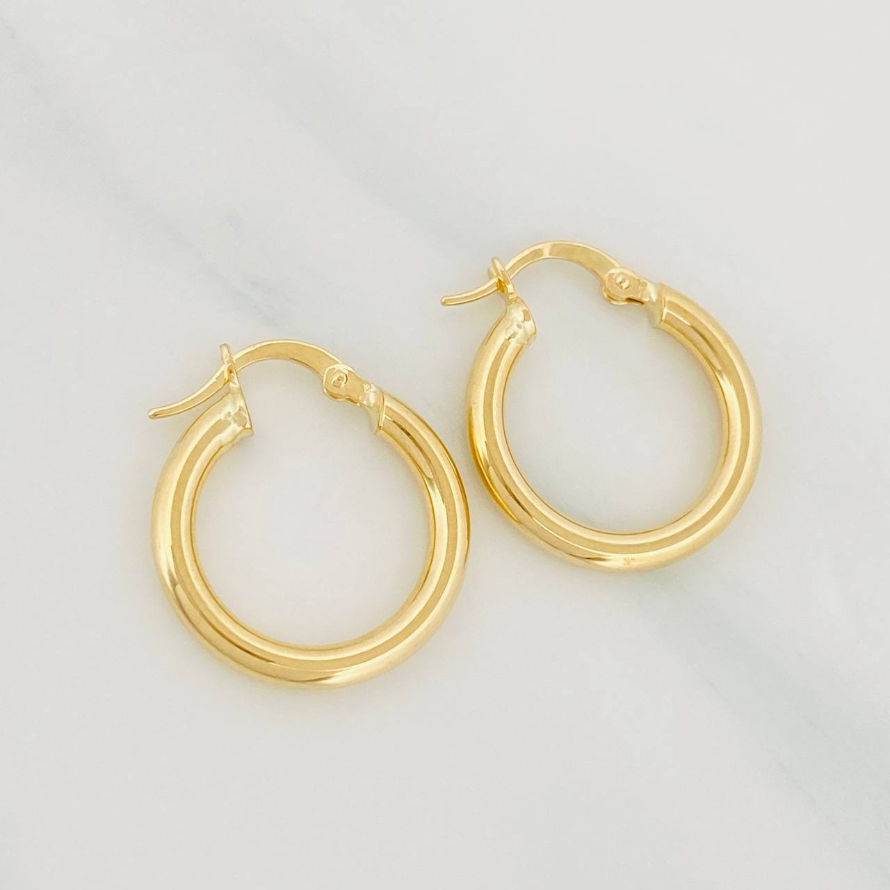 Candongas Aro Liso 2.15g / 3/4 in Oro Amarillo 18K