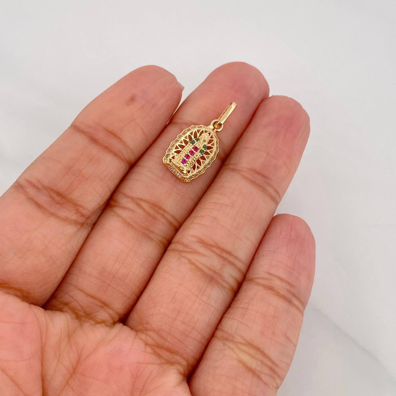 Pendant Virgin of Guadalupe 1.3g / 3/4 in 18K Yellow Gold