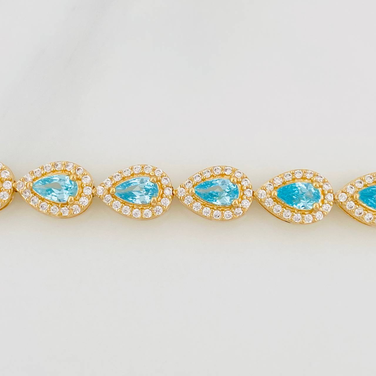 Pulso Halo Gotas 14.55g / 7 1/2 in / 6.24mm Oro Amarillo 18K