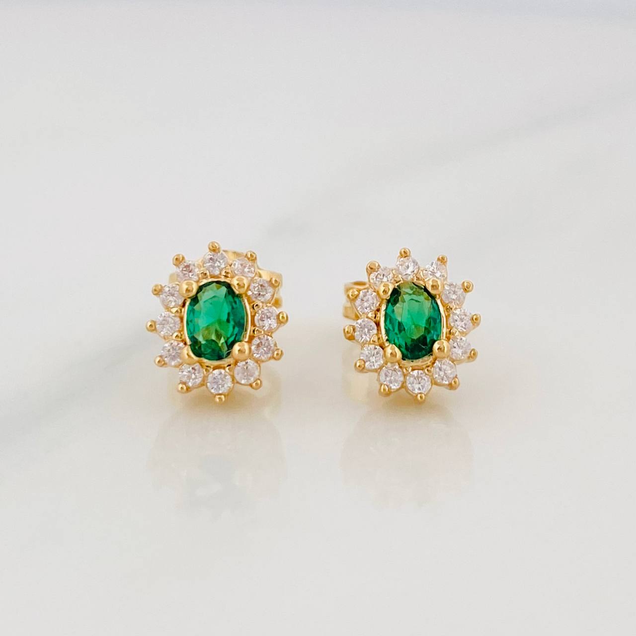 Topos Halo Circulo 2.25g / in / 8.2mm Oro Amarillo 18K