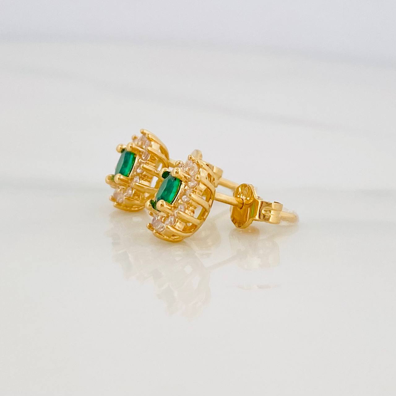 Topos Halo Circulo 2.25g / in / 8.2mm Oro Amarillo 18K