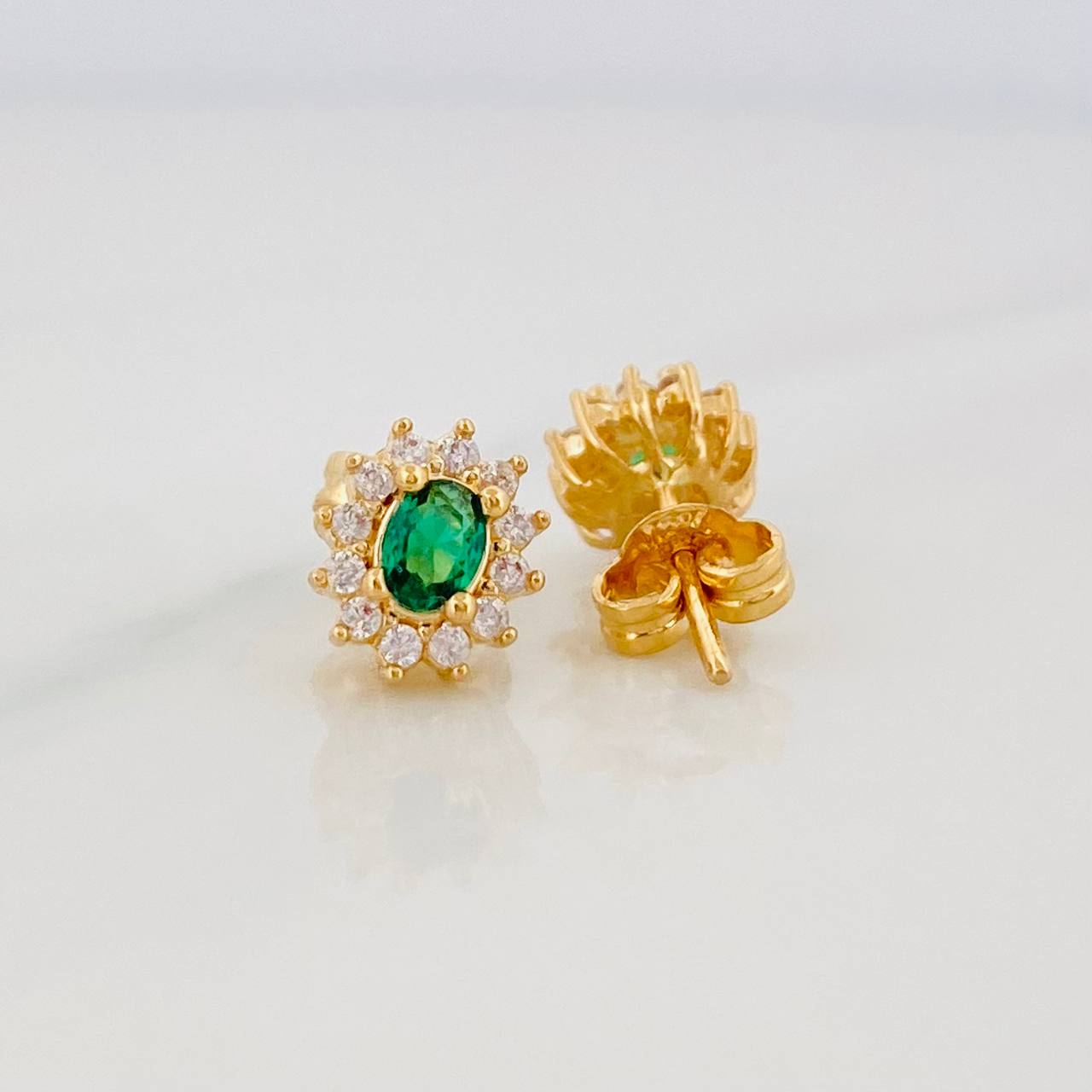 Topos Halo Circulo 2.25g / in / 8.2mm Oro Amarillo 18K