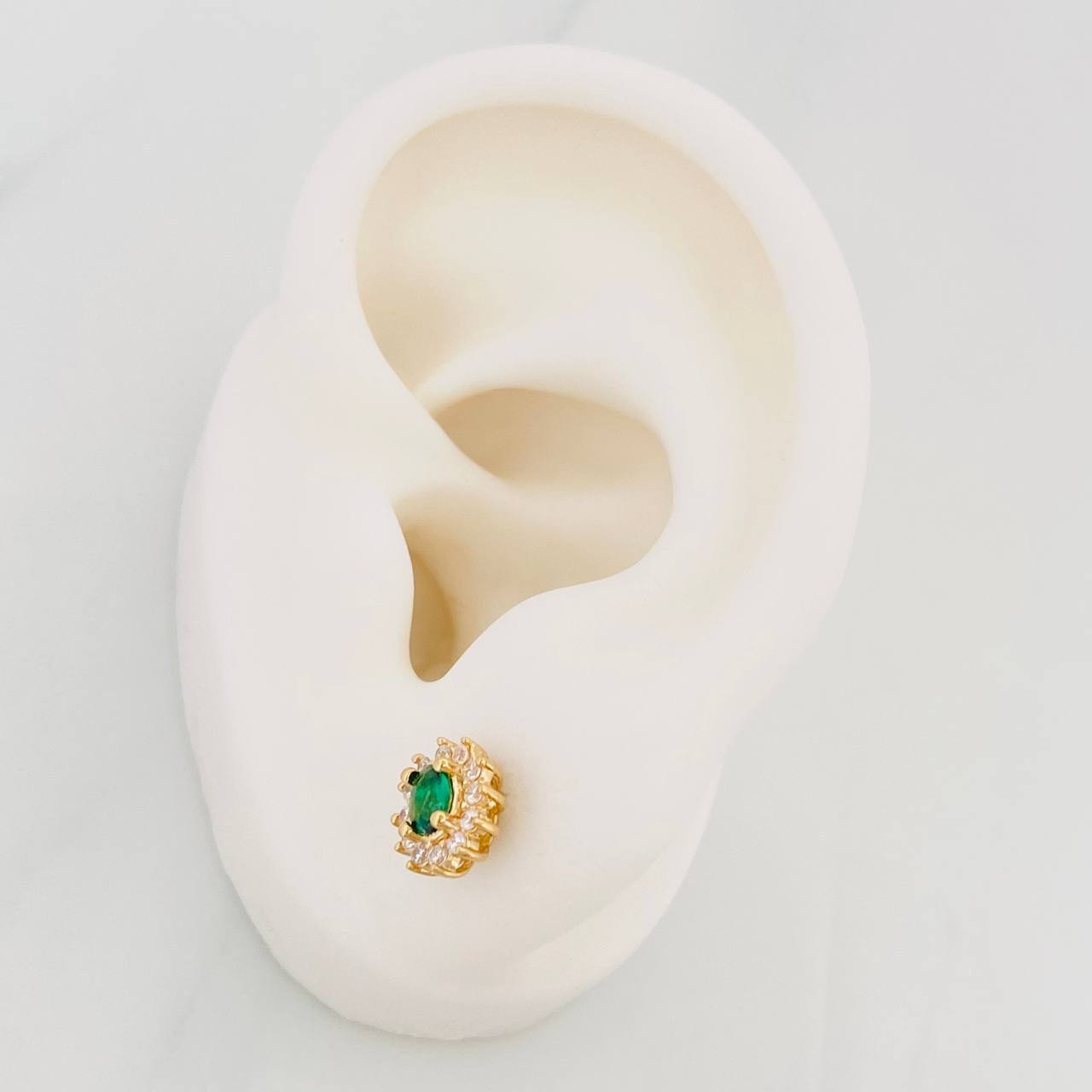 Topos Halo Circulo 2.25g / in / 8.2mm Oro Amarillo 18K