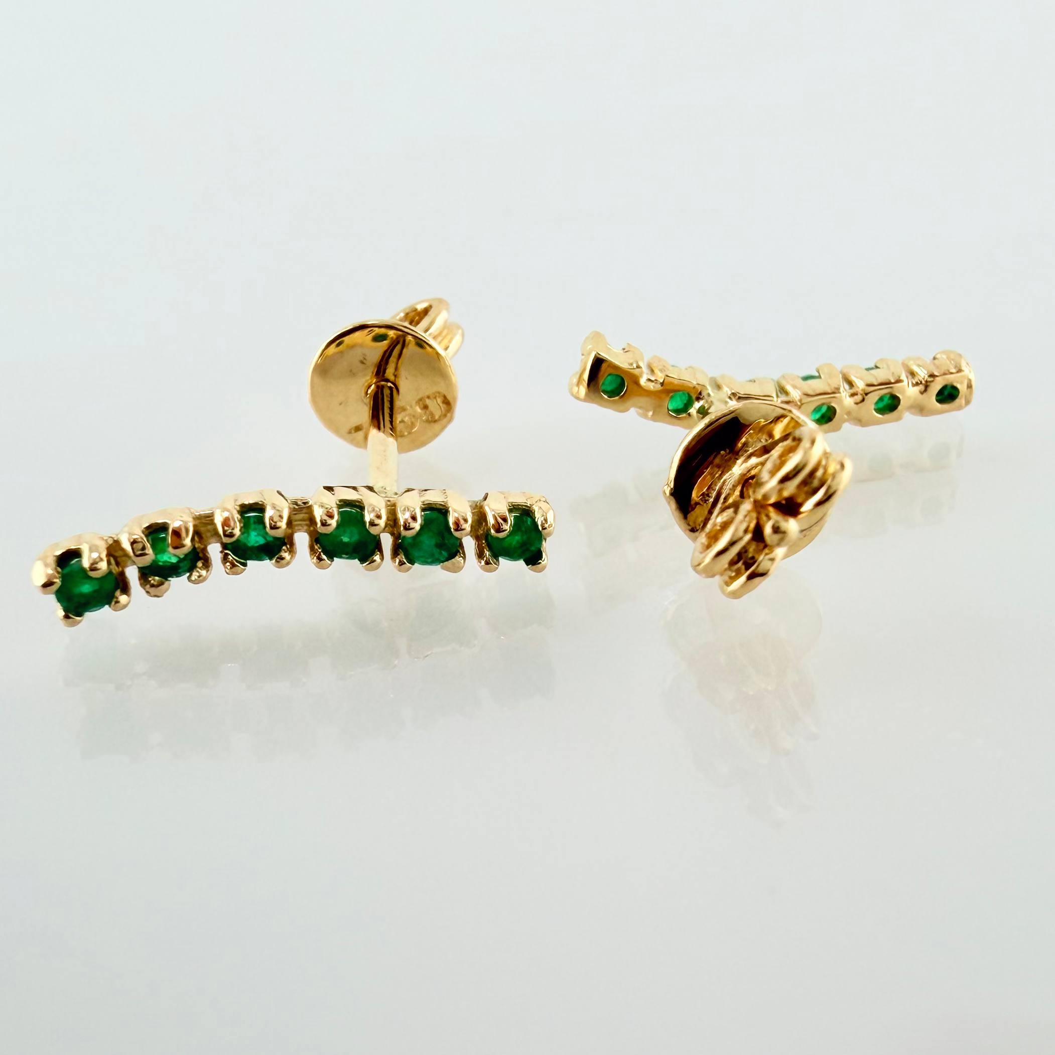Topos Estella Curva Esmeraldas 19pts 1.4gr / 1/2 in / Oro Amarillo 18K *