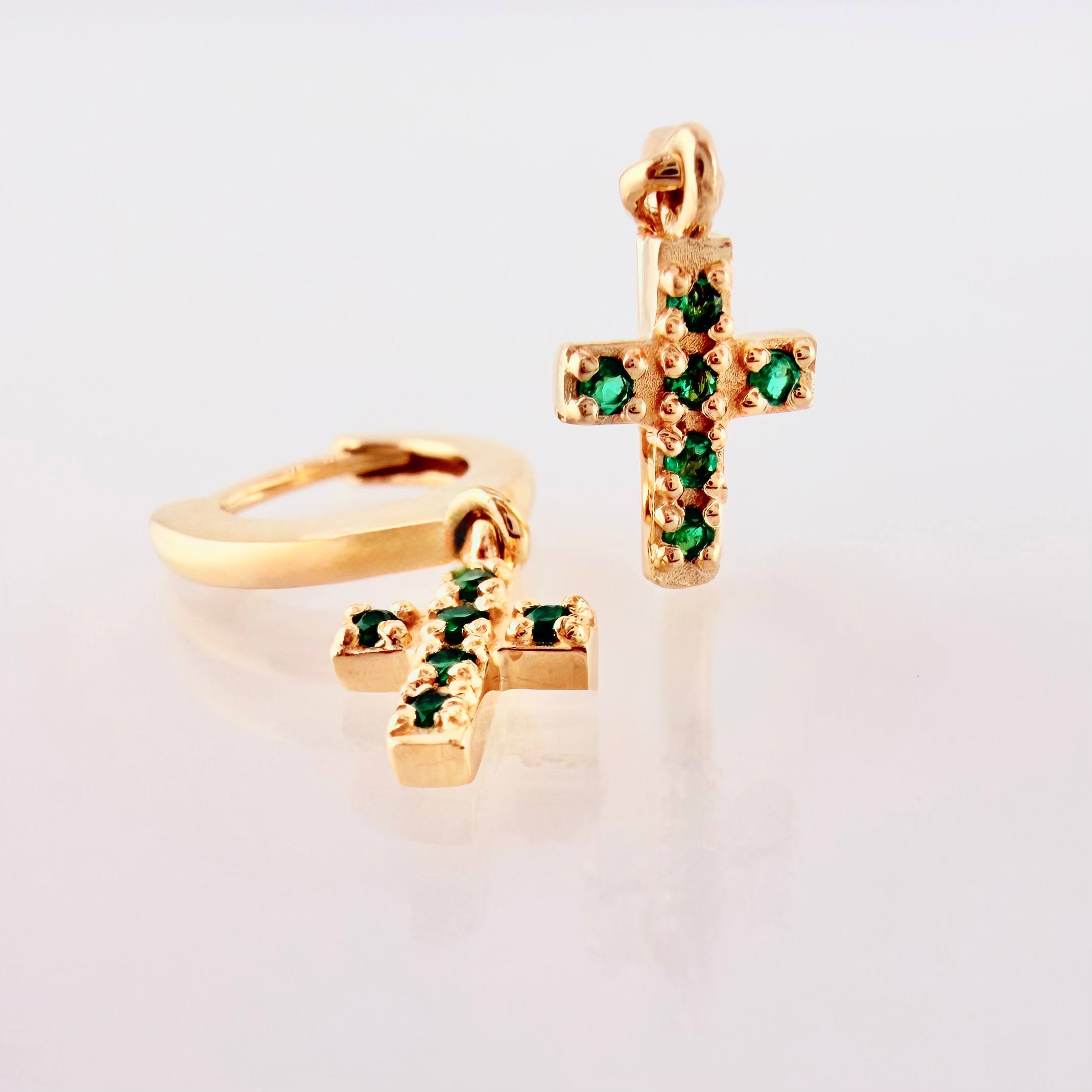 Candongas Cruz Colgante Esmeraldas 19pts 2.6gr / 3/4 in / Oro Amarillo 18K *