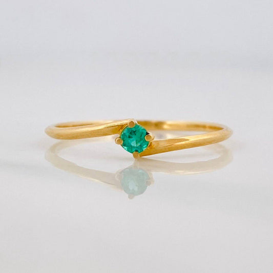 Anillo Solitario Esmeralda 6pts 0.9g / T6 1/2 Oro Amarillo 18K