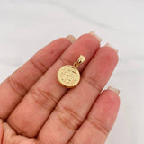 Dije Fe 0.9 g / 3/4 in Oro Amarillo 18K
