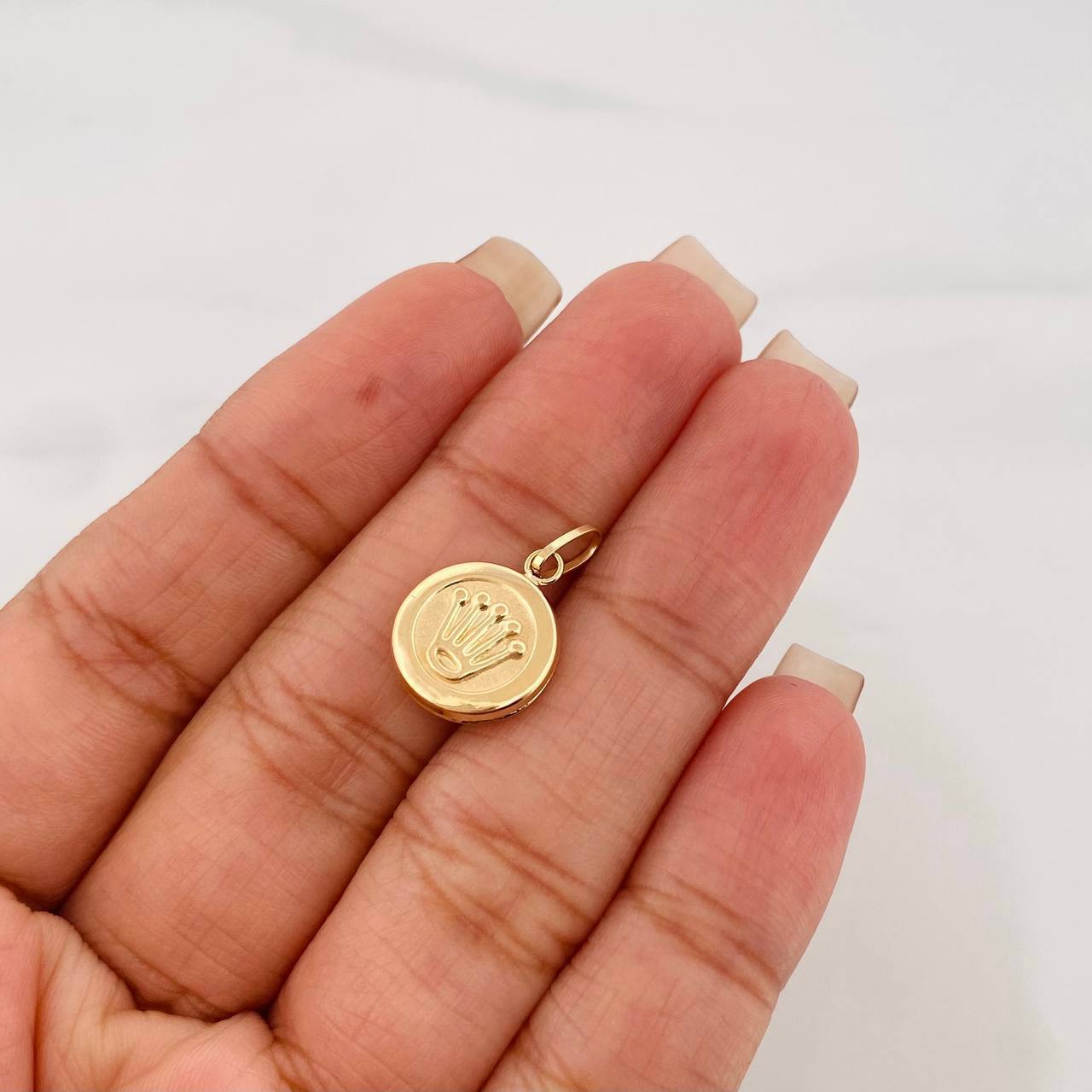 Dije Corona 0.9 g / 3/4 in Oro Amarillo 18K