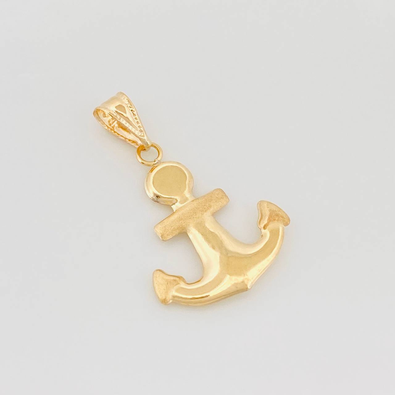 Dije Ancla 0.85 g / 1 in Oro Amarillo 18K