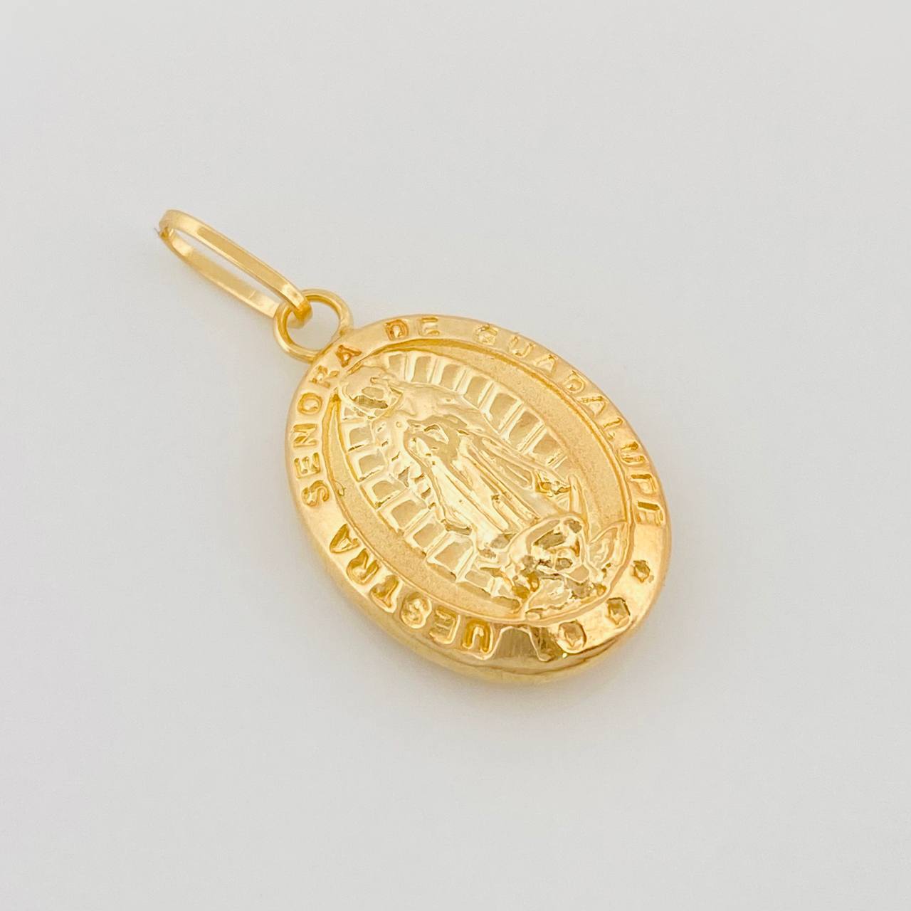 Pendant Virgin of Guadalupe 1.1 g / 1 in Yellow Gold 18K