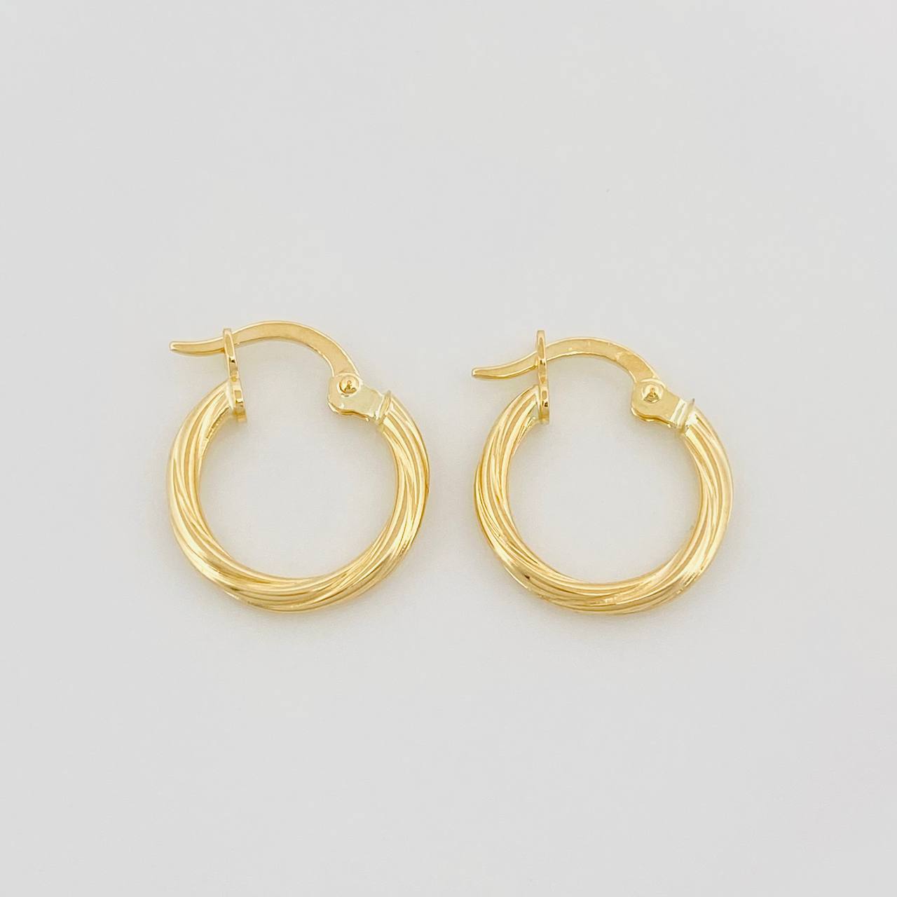 Hoop Earrings Mary 1 g / 3/4 in 18K Yellow Gold