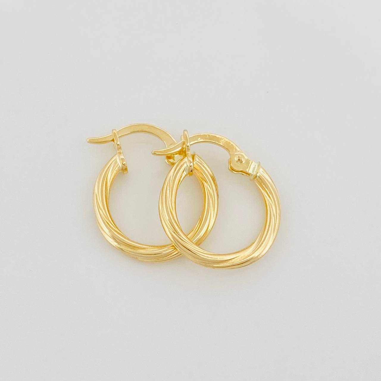 Hoop Earrings Mary 1 g / 3/4 in 18K Yellow Gold