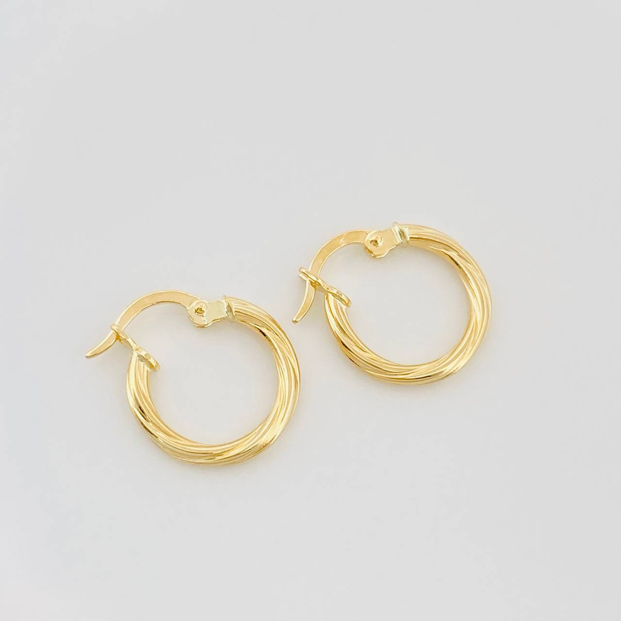 Hoop Earrings Mary 1 g / 3/4 in 18K Yellow Gold