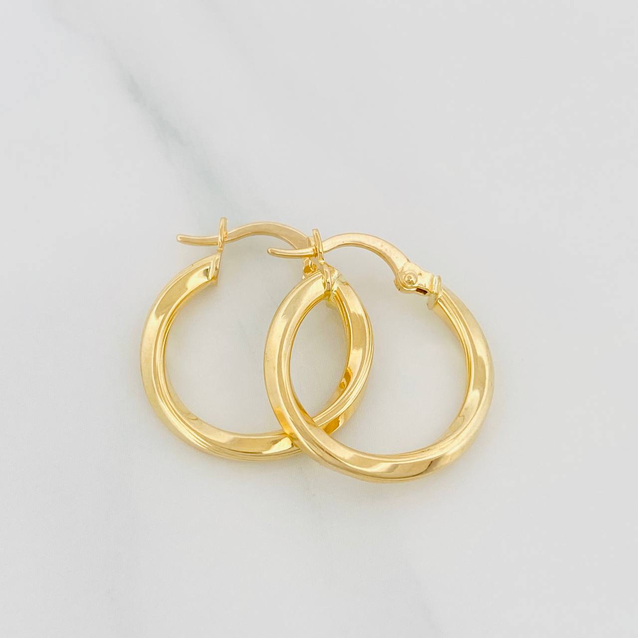 Hoop Earrings Bridget 1.55 g / 3/4 in Yellow Gold 18K
