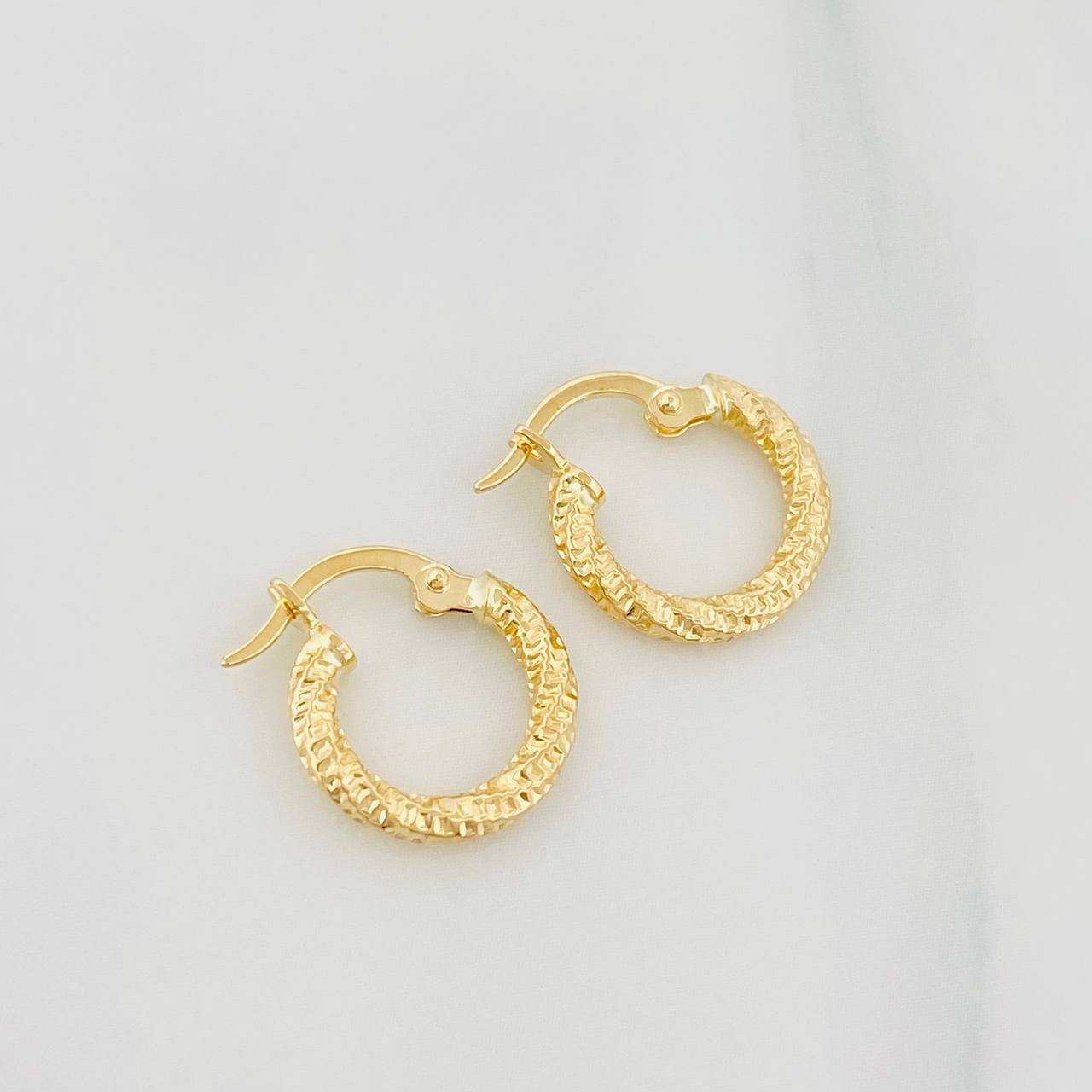 Hoop Earrings Lizy 1.1 g / 1/2 in 18K Yellow Gold