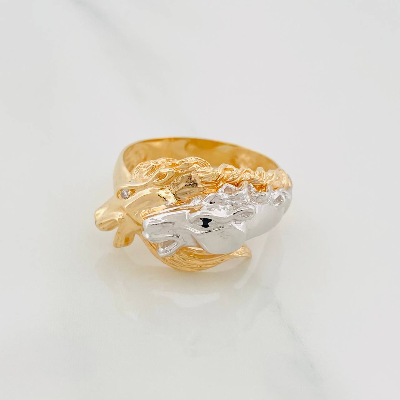 Crossed Horses Ring 6.85 g / Size 9 3/4 Two-Tone Yellow and White Gold 18K
