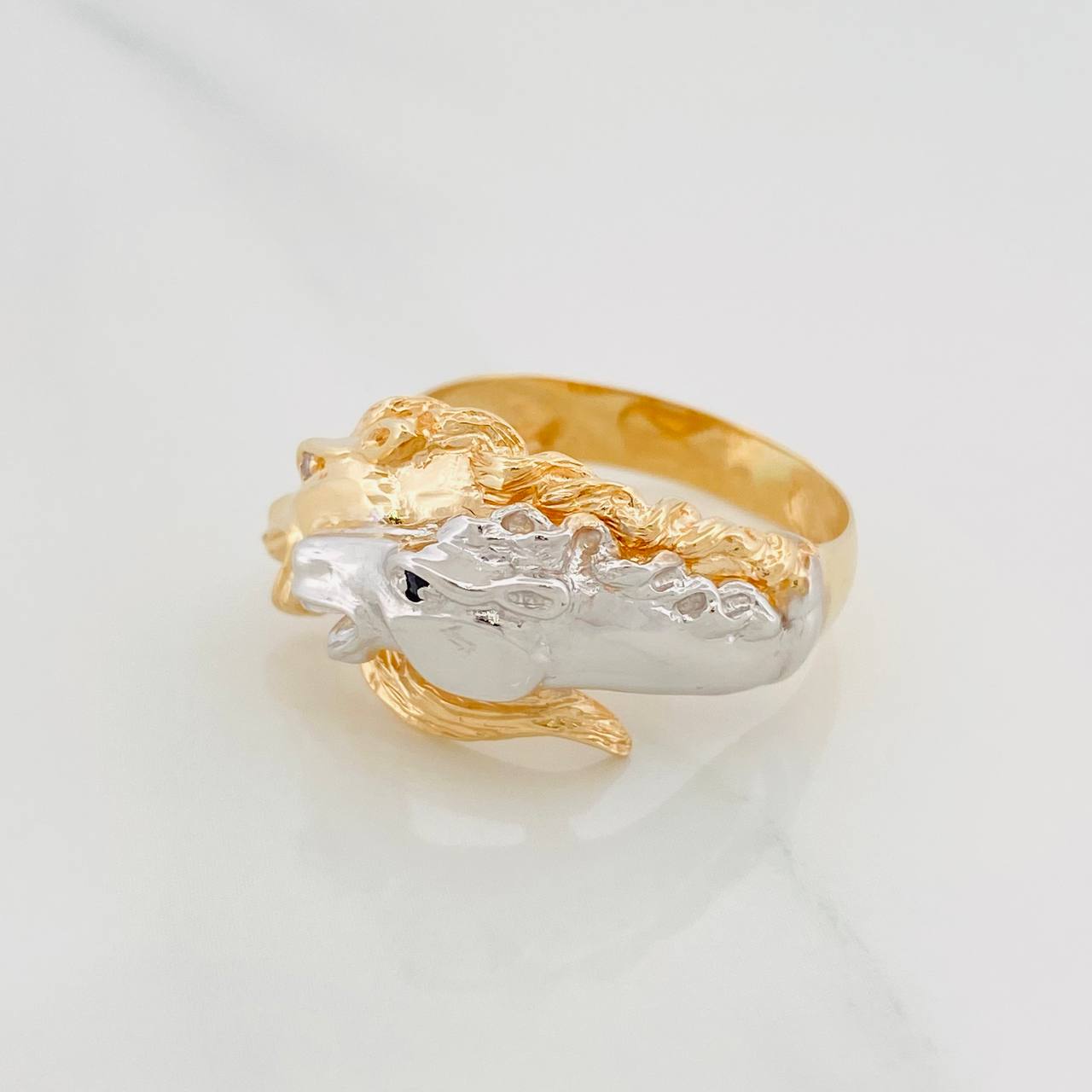Crossed Horses Ring 6.85 g / Size 9 3/4 Two-Tone Yellow and White Gold 18K