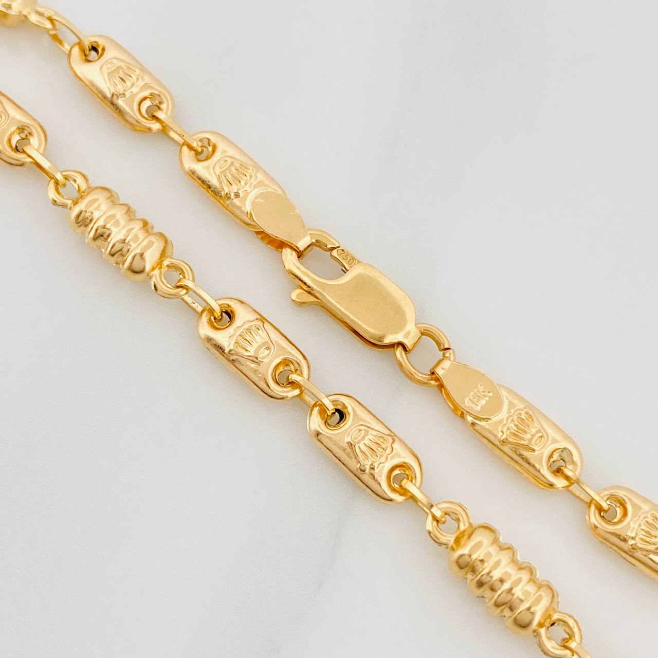 Rustic Bracelet Crown 3.85 g / 7 1/4 in / 4.29 mm 18K Yellow Gold