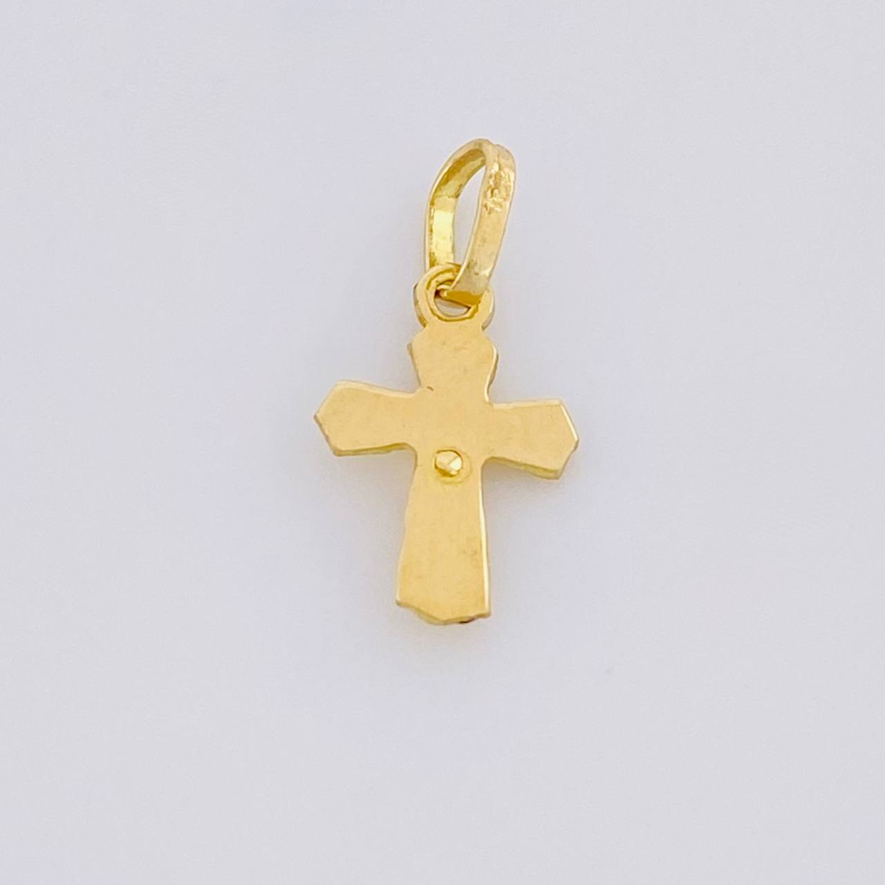Dije Cruz Cristo Puntas Curvas 0.4g / 3/4 in Oro Amarillo 18K