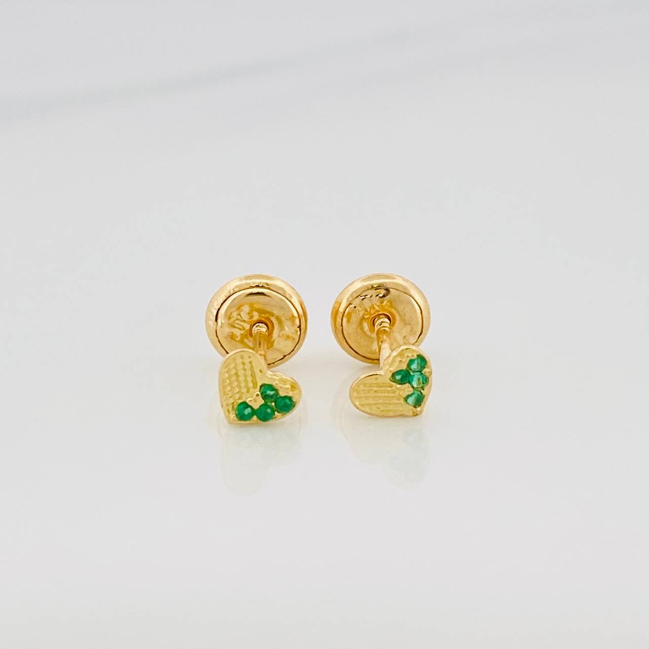 Topos Corazón Medio Destello 0.6 g / in / 3.98 mm Oro Amarillo 18K