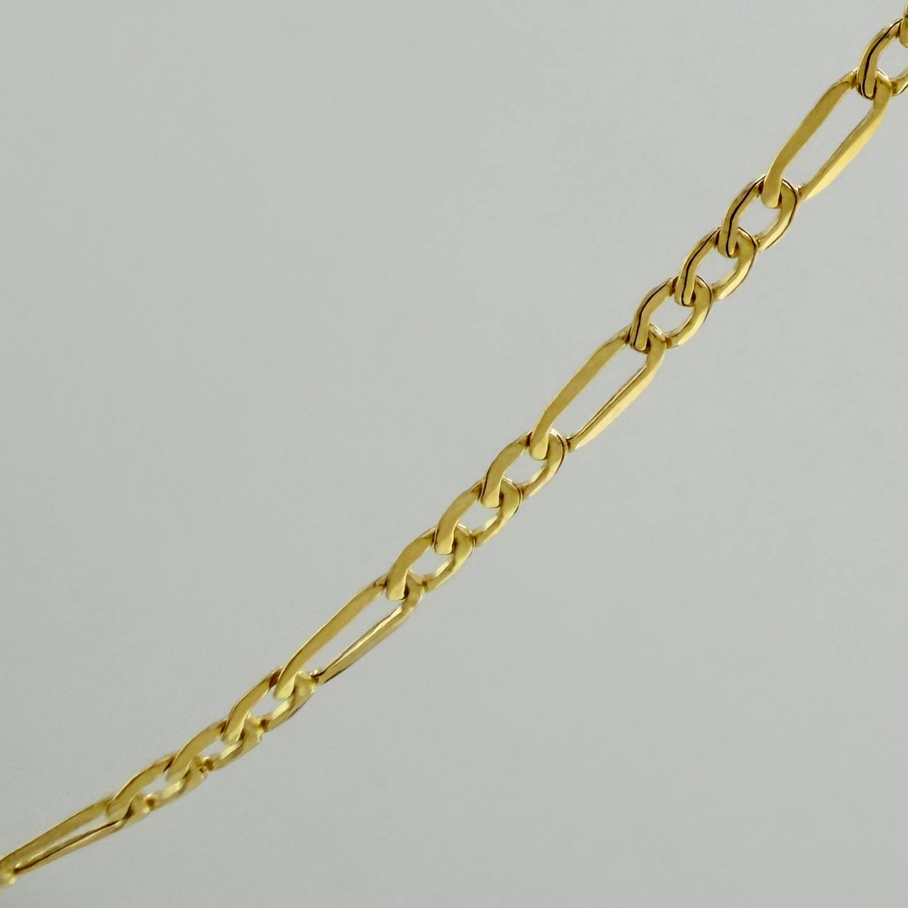 Cadena Figaro 2.6 g / 19 3/4 in / 2.57 mm Oro Amarillo 18K