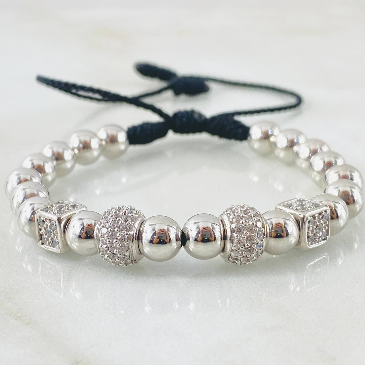 Black Fire Bead Cubicular Bracelet 7.8gr / 18K White Gold