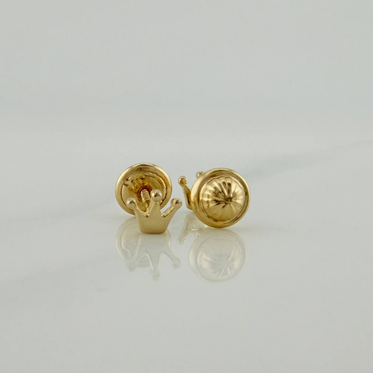 Stud Earrings Crown 0.65g / 4.33mm 18K Yellow Gold &