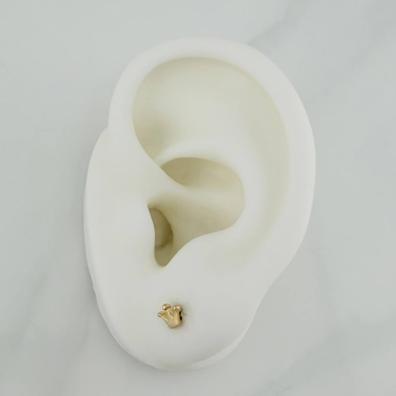 Stud Earrings Crown 0.65g / 4.33mm 18K Yellow Gold &