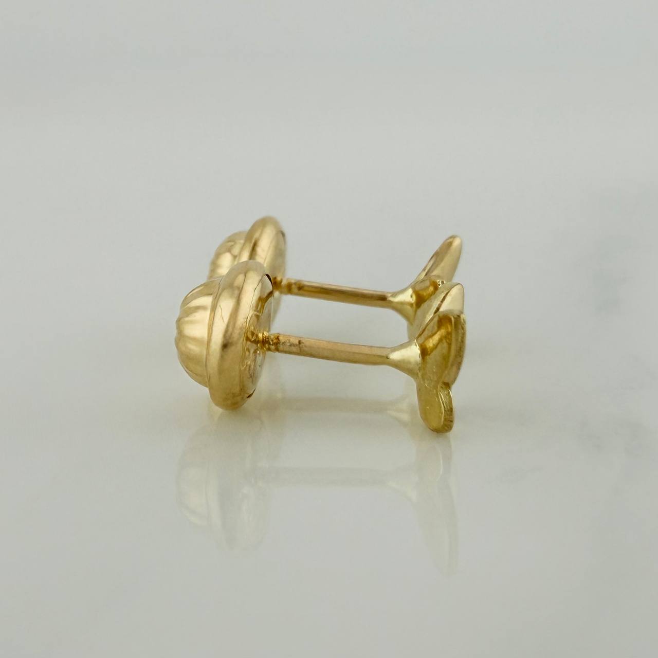 Stud Earrings Butterfly 0.65g / 4.35mm 18K Yellow Gold &