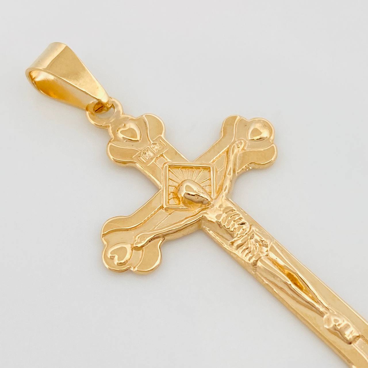 Dije Cruz Cristo 4.05 g / 1 3/4 in Oro Amarillo 18K