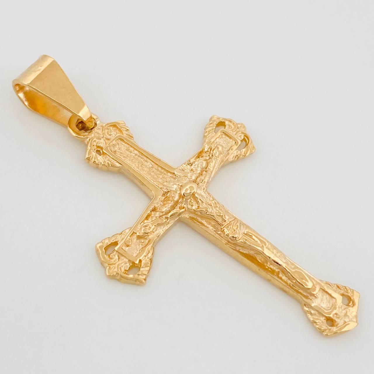 Dije Cruz Cristo 3.35 g / 1 1/2 in Oro Amarillo 18K