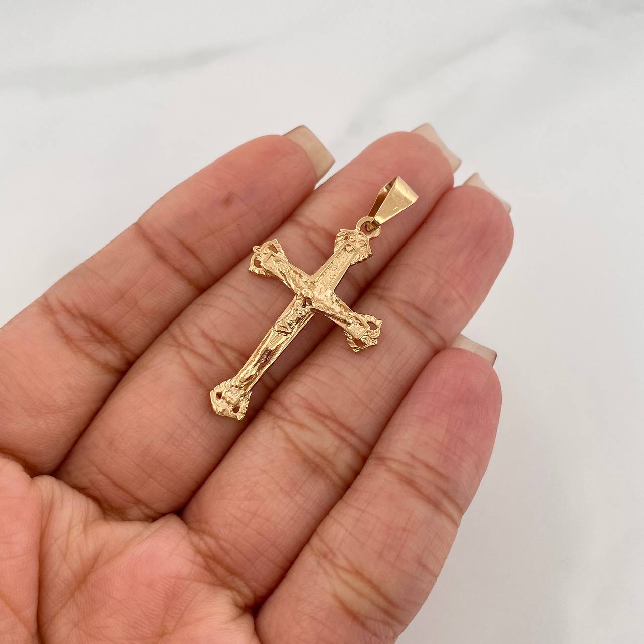 Dije Cruz Cristo 3.35 g / 1 1/2 in Oro Amarillo 18K