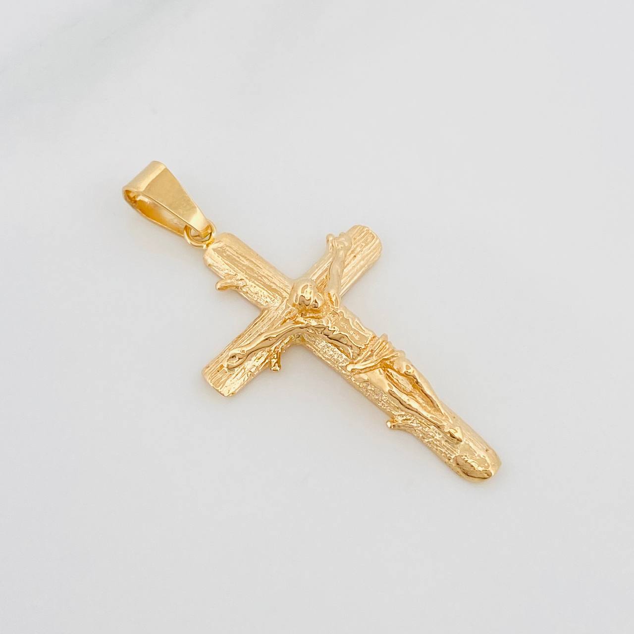 Dije Cruz Cristo 4.55 g / 1 3/4 in Oro Amarillo 18K