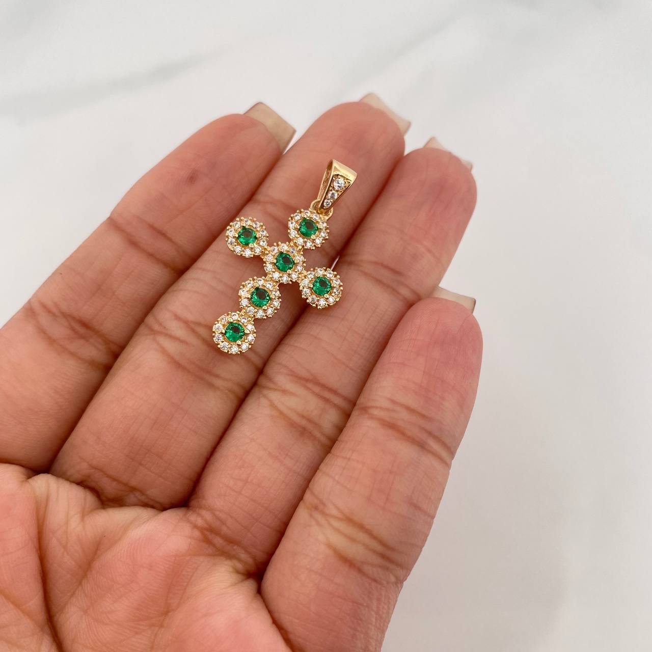 Dije Cruz Tupida 2.75 g / 1 1/4 in Oro Amarillo 18K