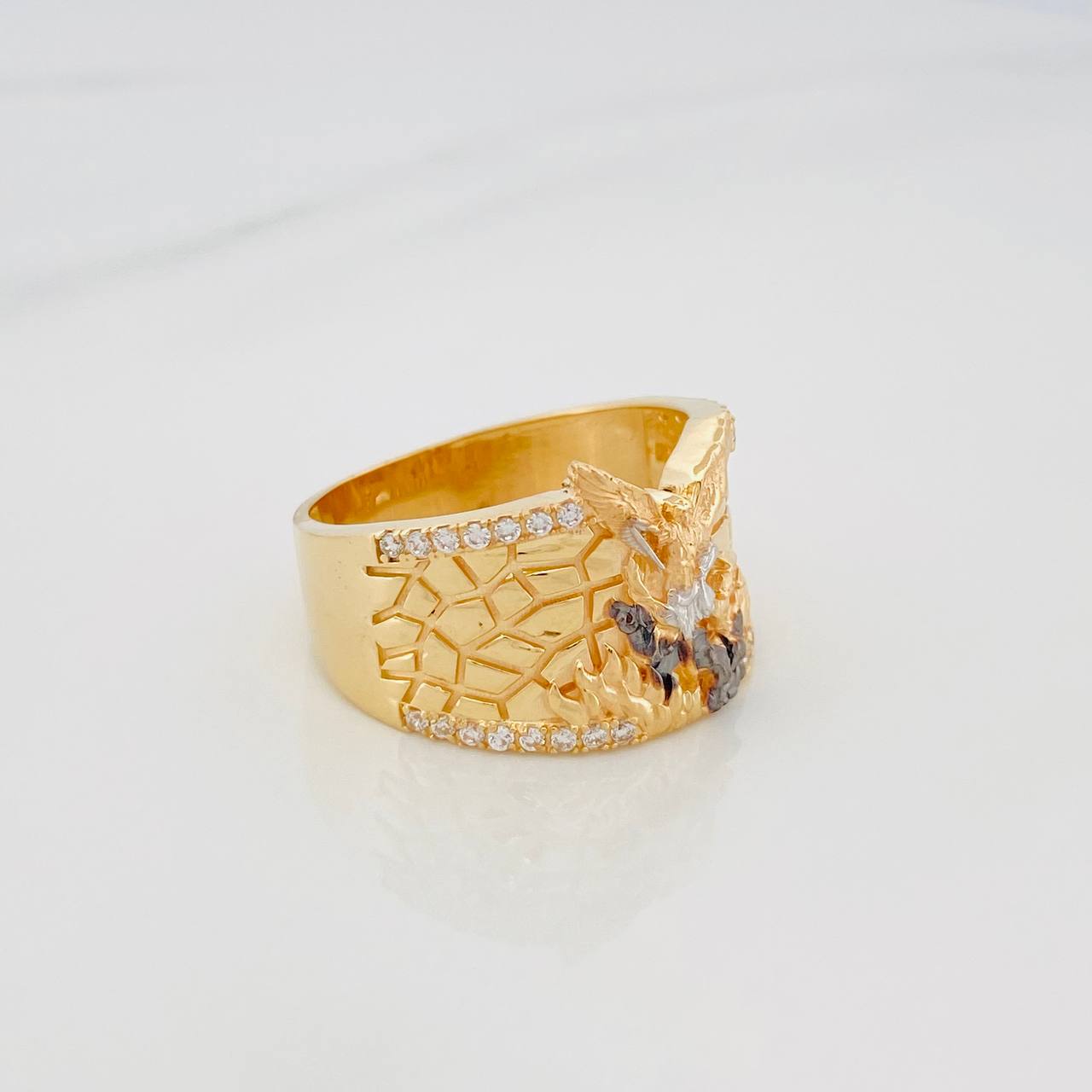 Anillo San Miguel Arcángel 9.05 g / T10 1/4 Tres Oros 18K