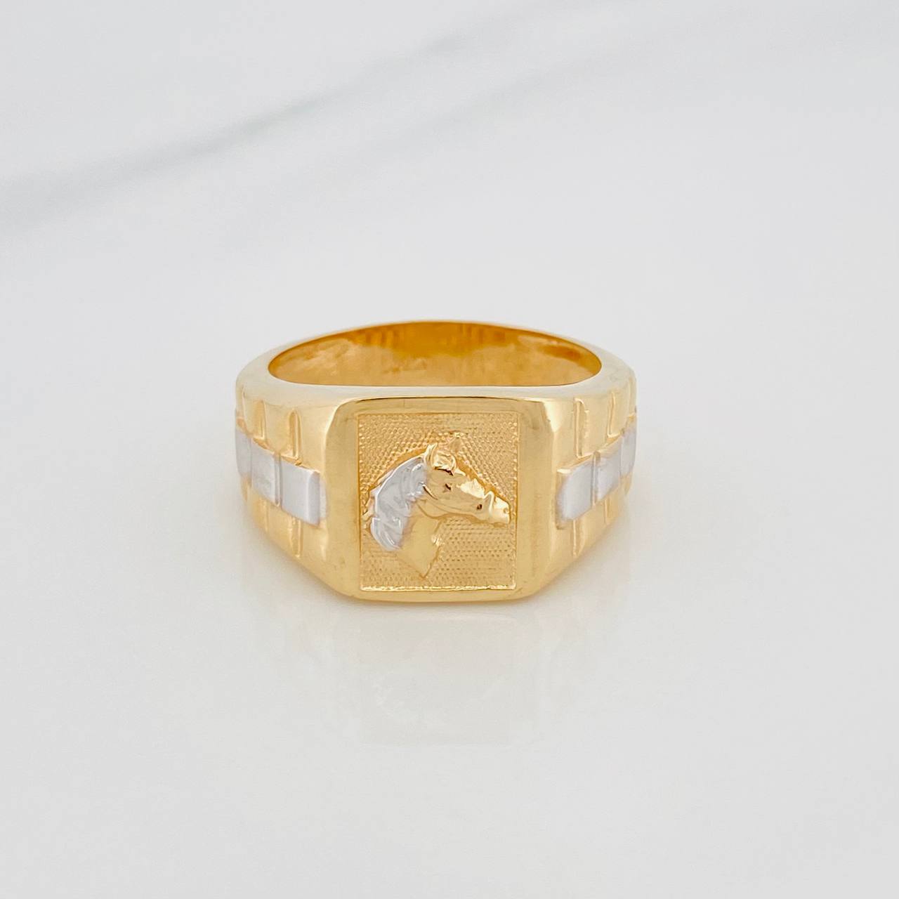 Anillo Sello Caballo 7.1 g / T9 1/4 Dos Oros Amarillo Blanco 18K