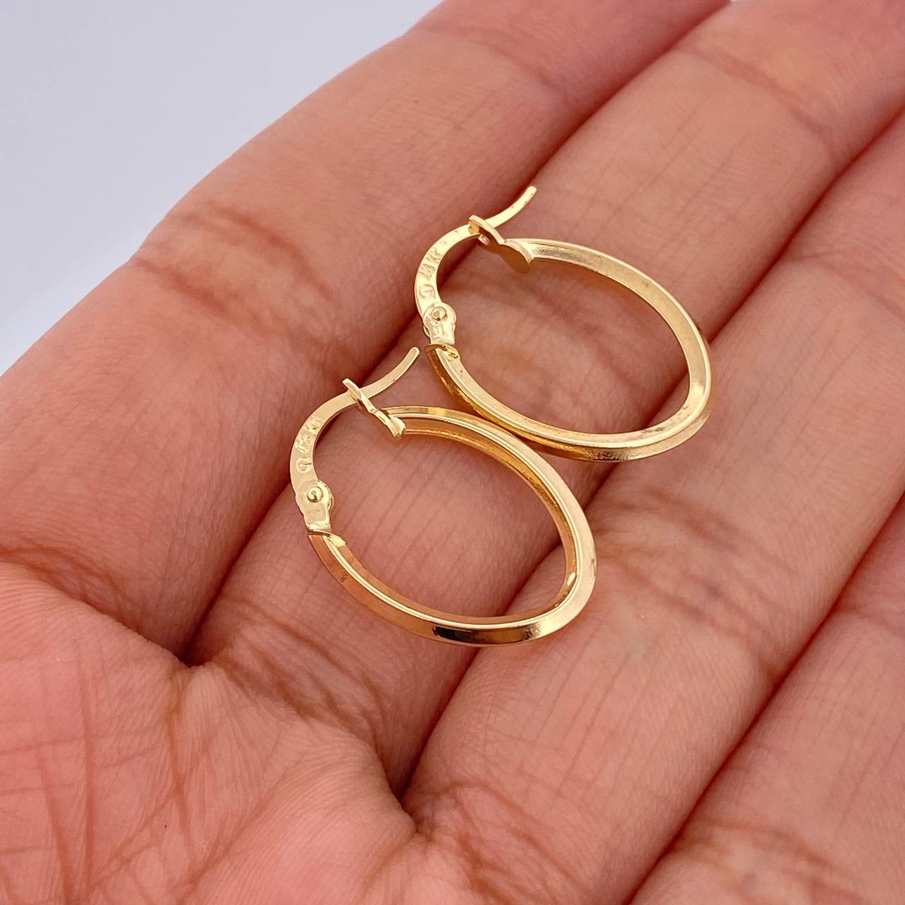Clau Hoop Earrings 1.1gr / 3/4 in / 18K Gold