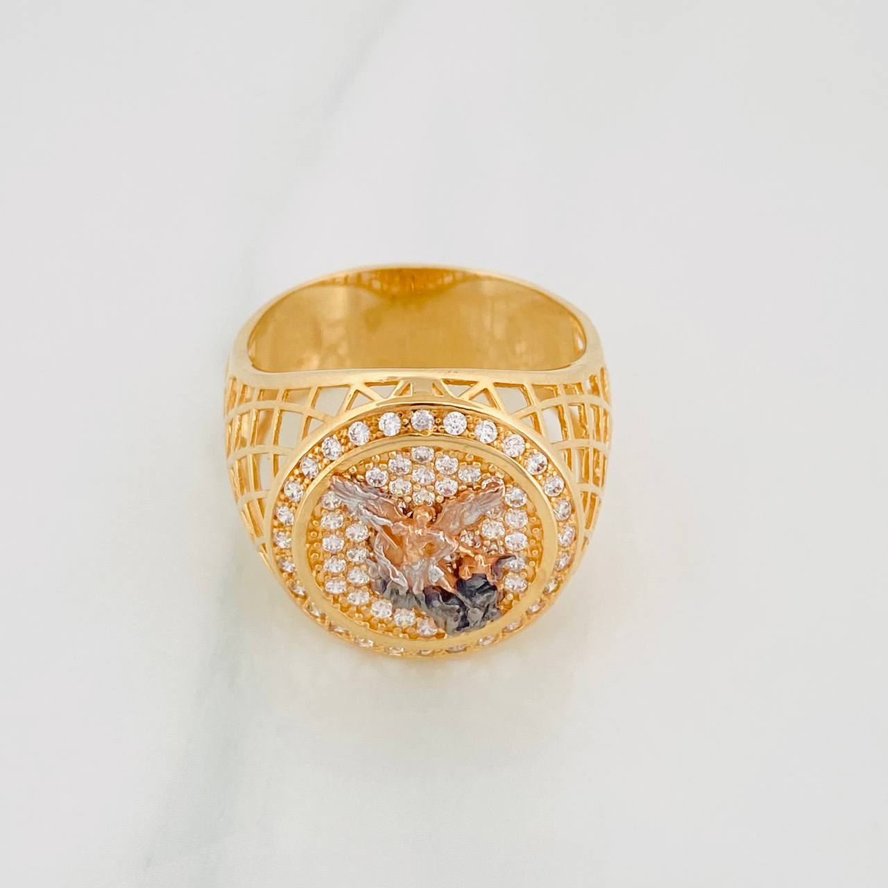 Saint Michael Archangel Ring 7.3g / T9 1/4 Three Golds 18K