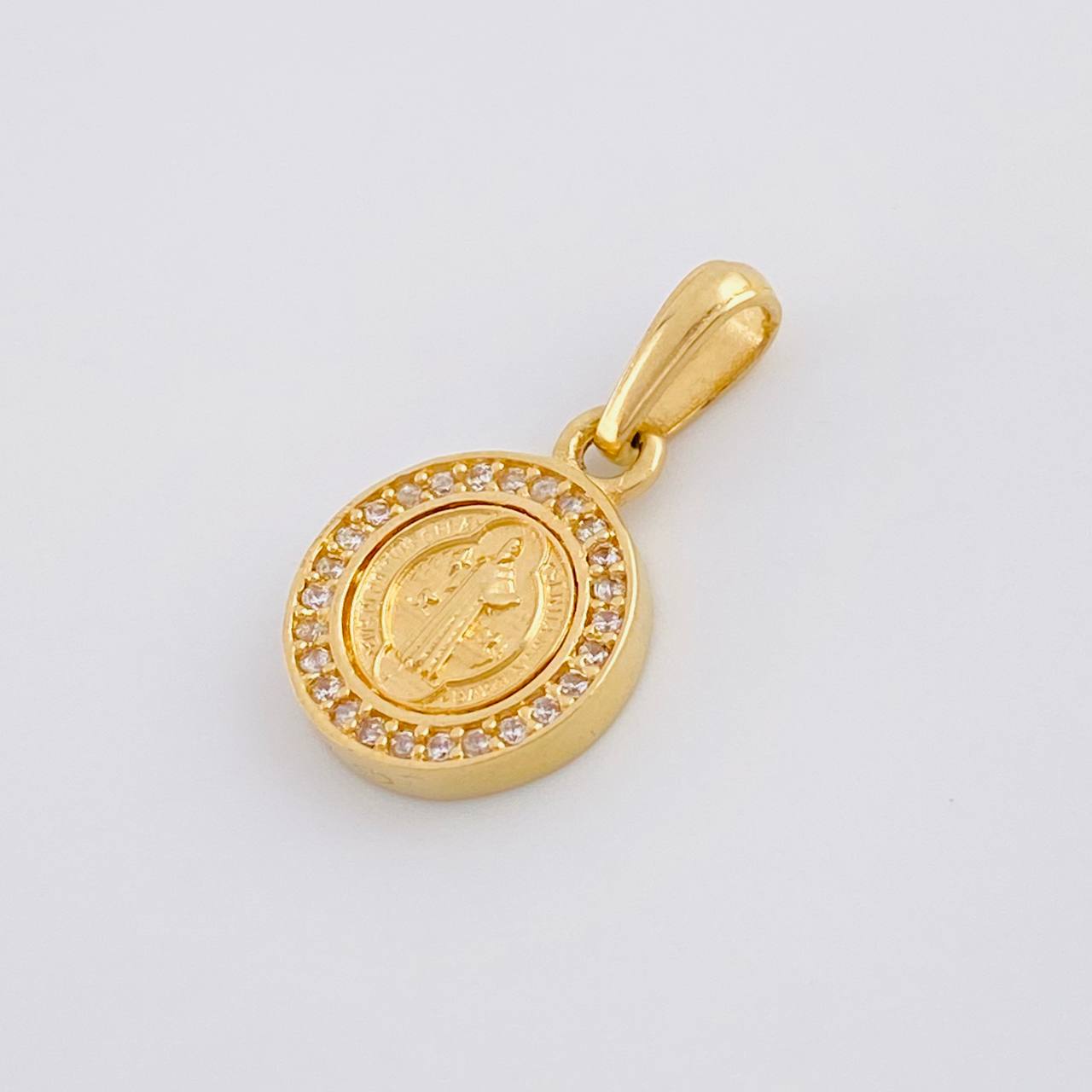 Dije Medalla San Benito 1.65g / 3/4 in Oro Amarillo 18K