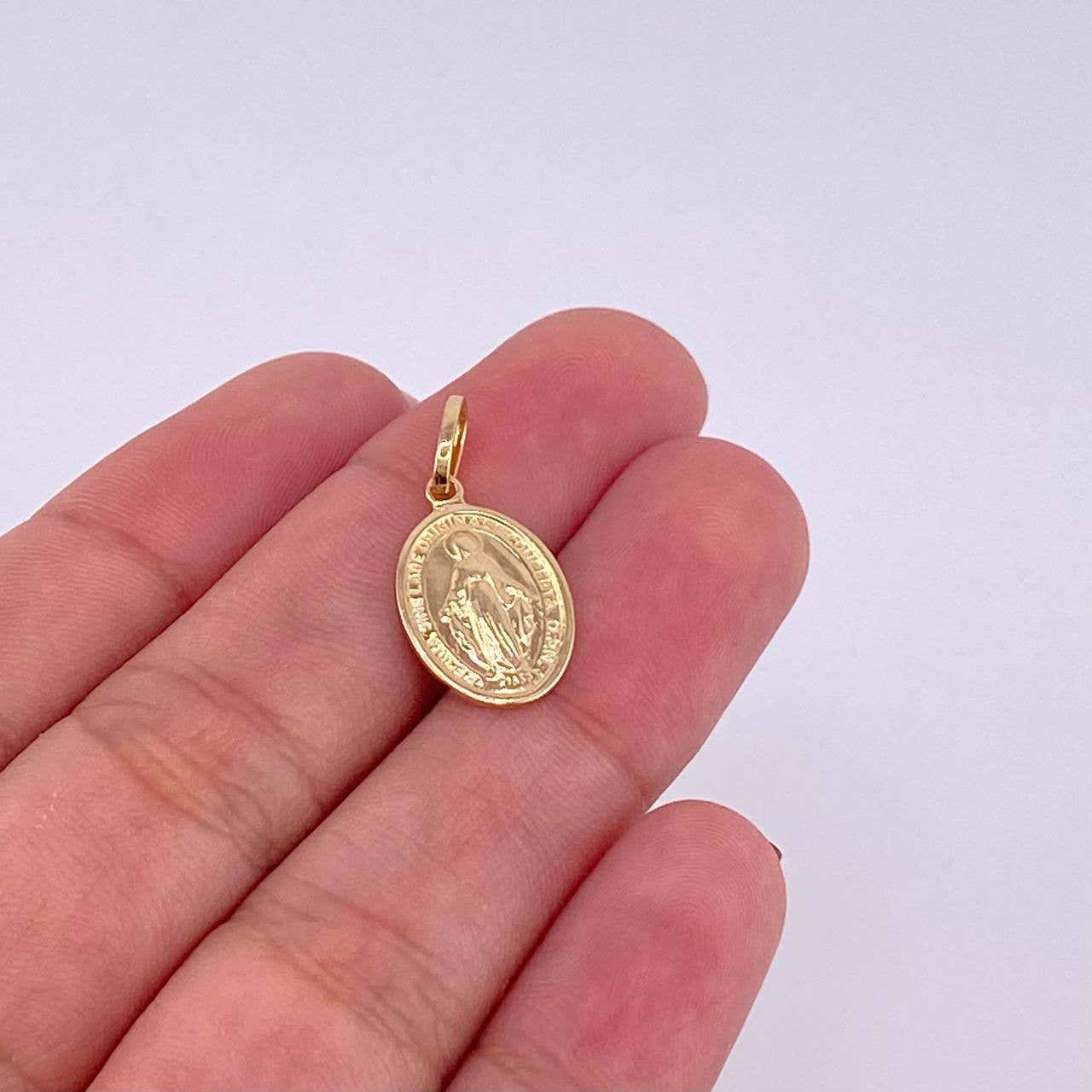 Miraculous Virgin Pendant 1.5g / 3/4 in 18K Yellow Gold