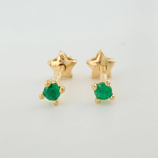 Topos Chispa Cuatro Garras Esmeraldas pts 0.7gr / 1.5mm Oro Amarillo 18K *