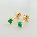 Topos Chispa Cuatro Garras Esmeraldas pts 0.7gr / 1.5mm Oro Amarillo 18K *