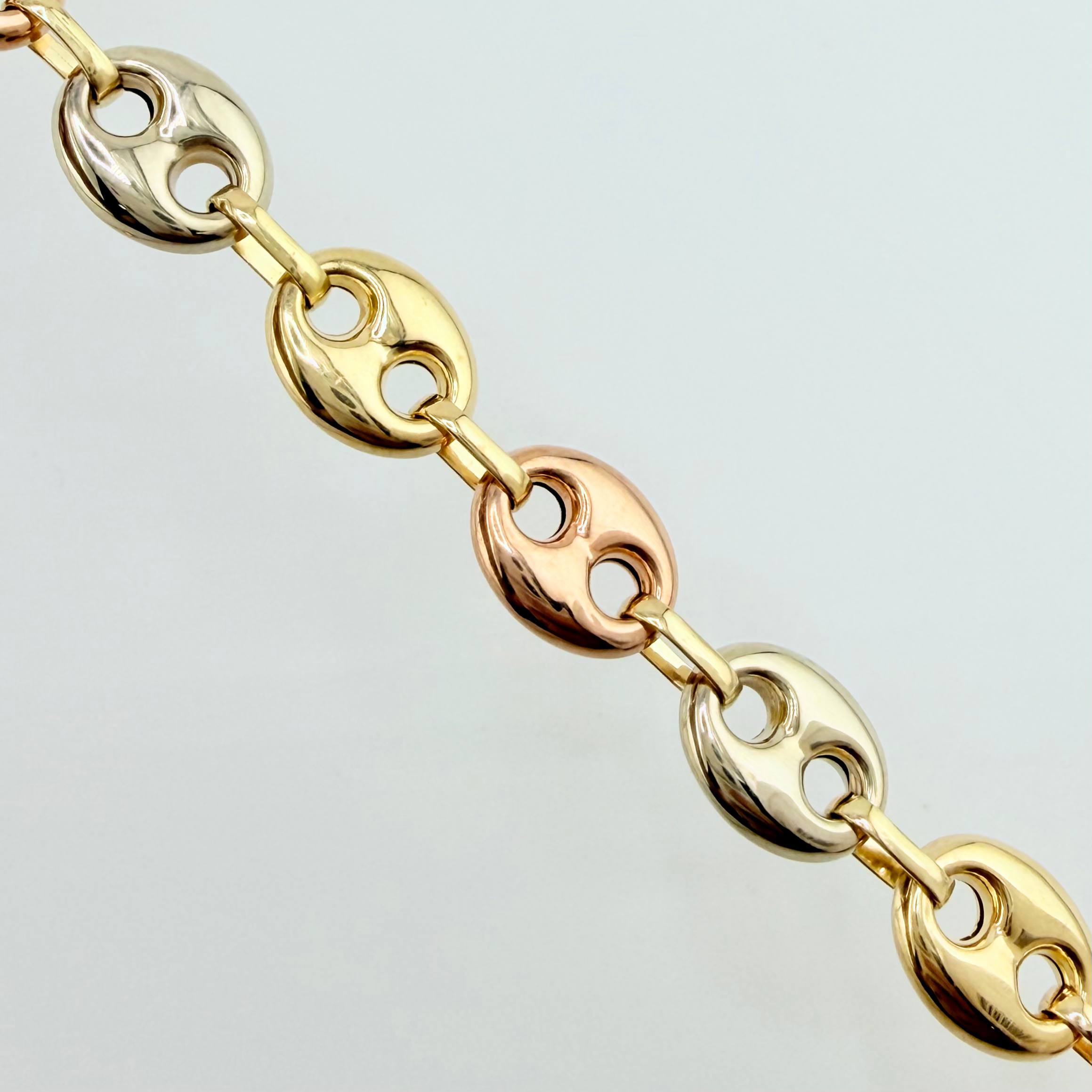 Cadena GC 21.9gr / 26 1/2 in / 8mm Tres Oros 18K ©