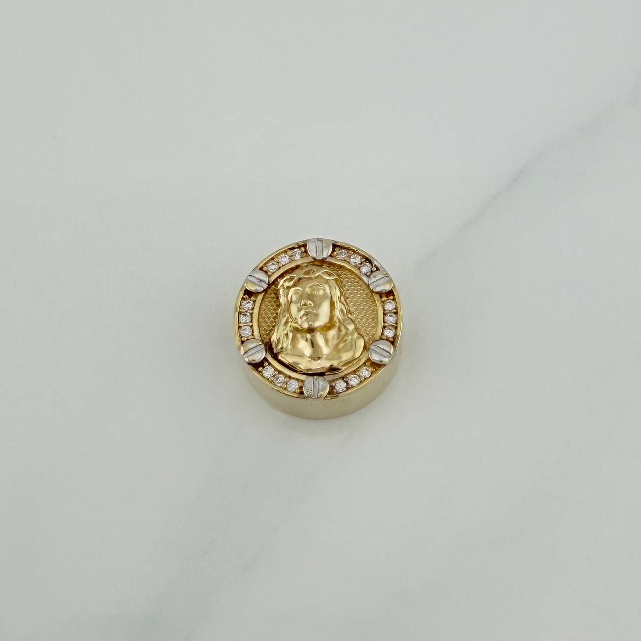 Herraje Tornillo Cristo 4.05gr / 1/2 in / Dos Oros Amarillo Blanco 18K %