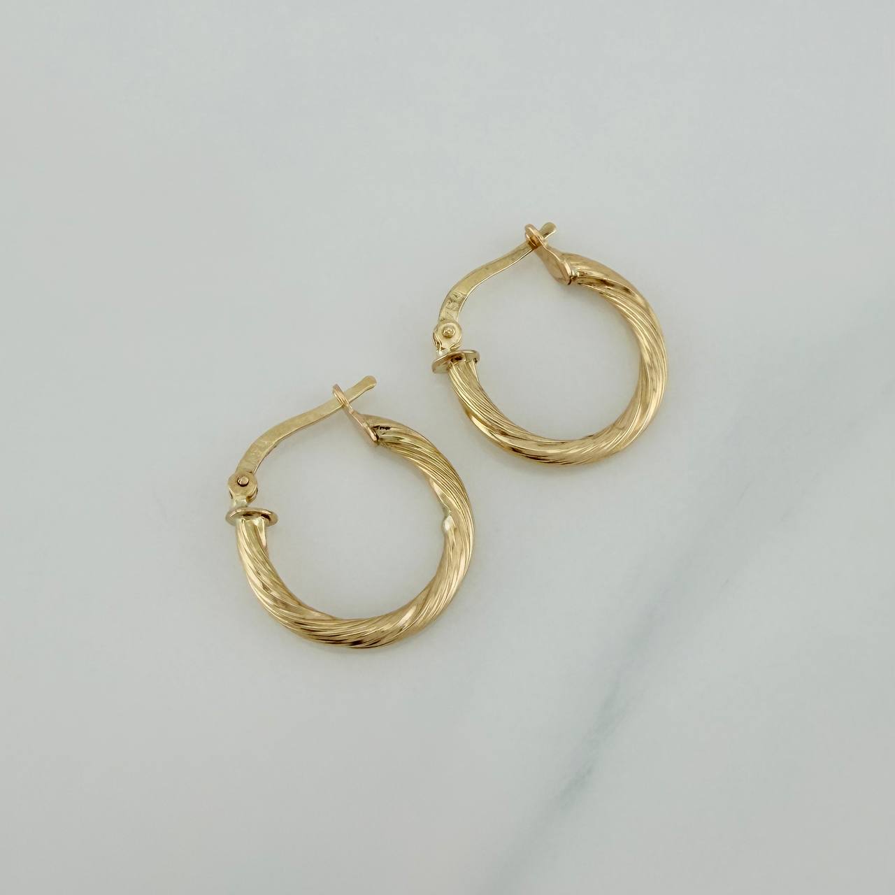 Candongas Mary 1.8 g / 3/4 in Oro Amarillo 18K