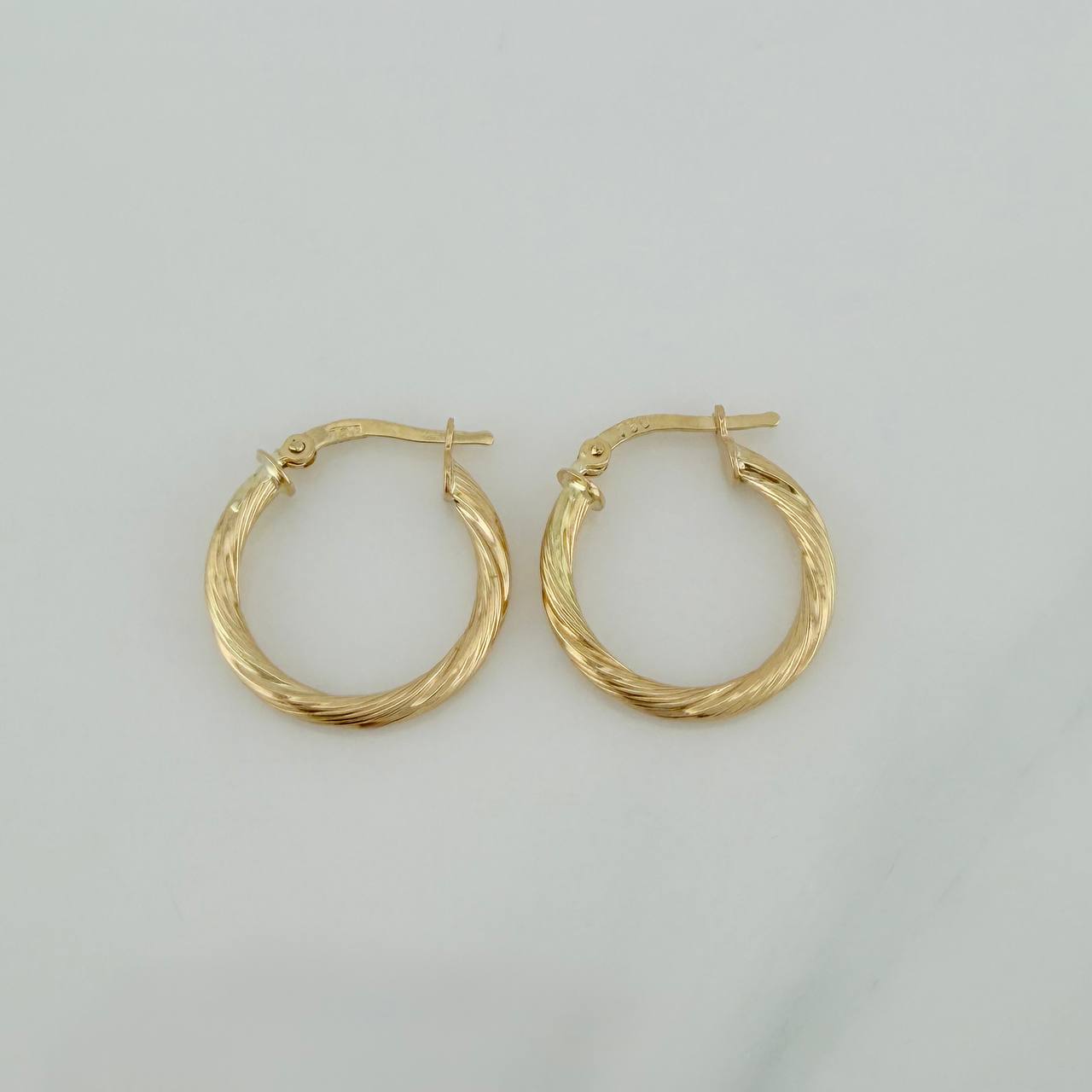 Candongas Mary 1.8 g / 3/4 in Oro Amarillo 18K