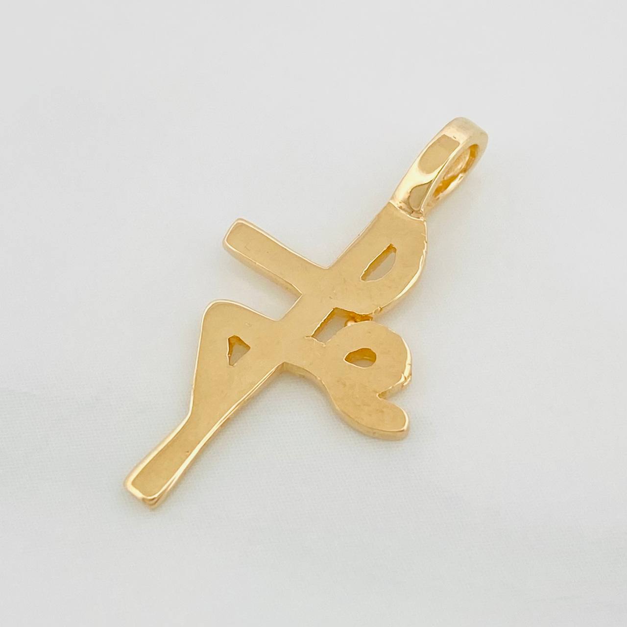 Dije Fe 1.2 g / 3/4 in Oro Amarillo 18K